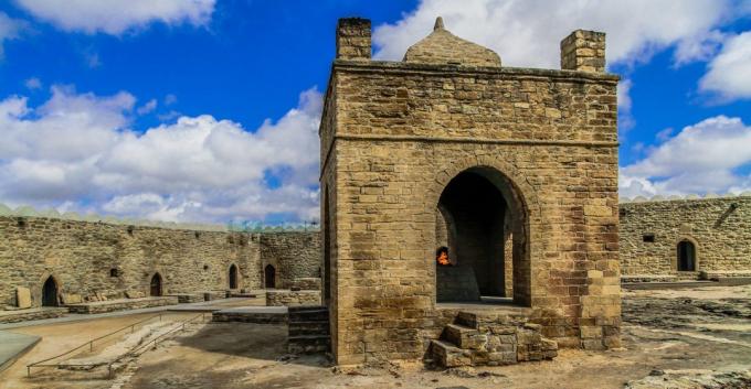 Budite u Azerbajdžan Ateshgah hramu