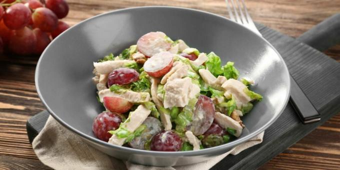 Salata s piletinom i grožđem