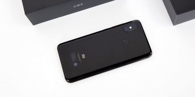 Pregled Xiaomi Mi 8