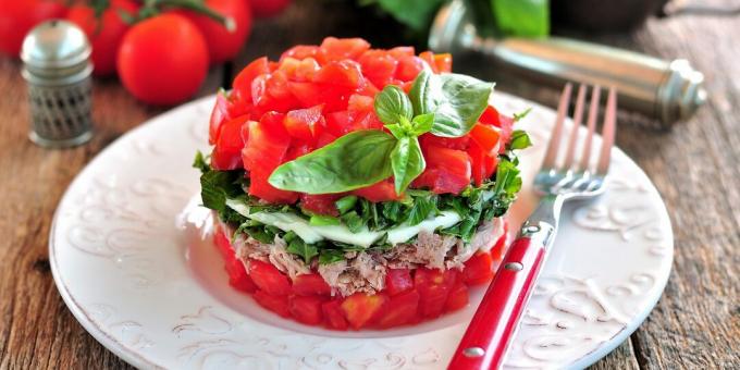 Salata od mocarele, tunjevine i češnjaka: jednostavan recept