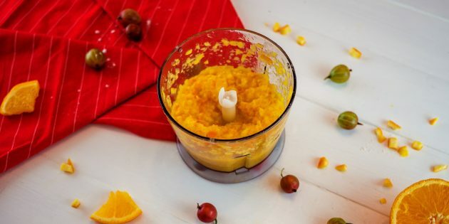 Jednostavan recept od marmelade od ogrozda: nasjeckajte kriške naranče