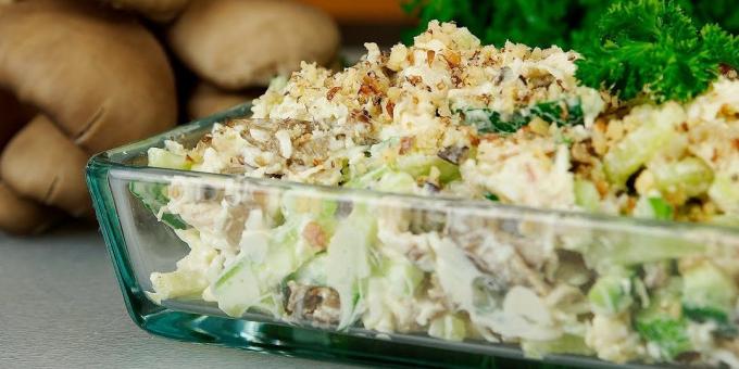 Salata s gljivama, krastavcima i jajima: jednostavan recept