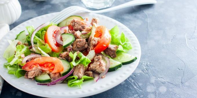 Jednostavna salata s tunom i povrćem