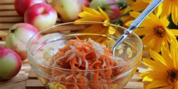 Artičoka recepti: Slatko salata s jeruzalemske artičoke, jabuke i mrkve