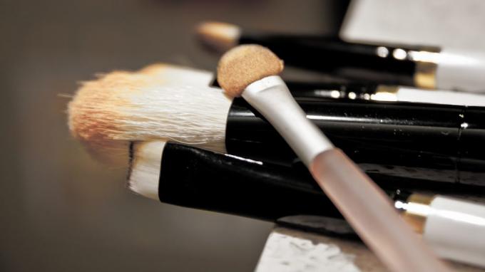 Kako uštedjeti na kozmetici: čitati ljepote blogerima