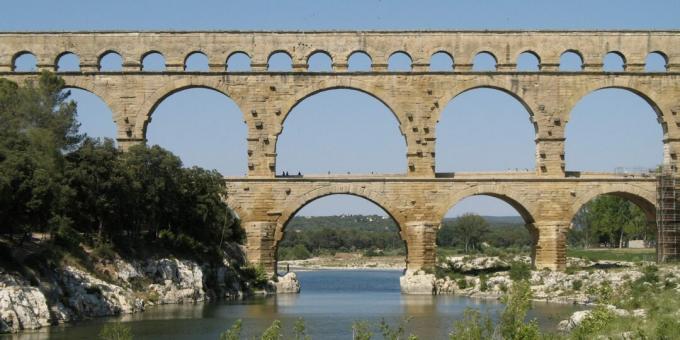 arhitektonski spomenici: Pont du Gard