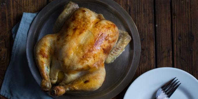 Piletina pečena u pećnici s limunom, lukom i češnjakom