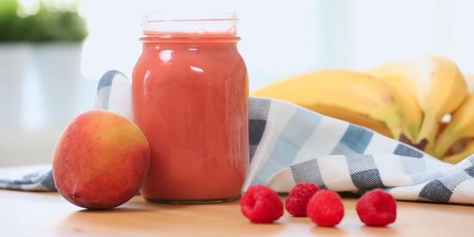 Smoothie sa breskve, banane i maline