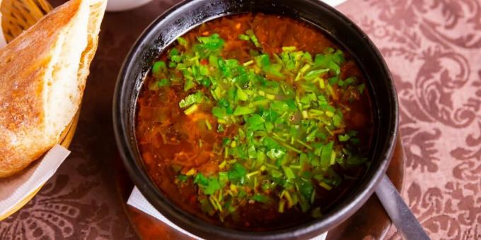 Goveđa kharcho juha s rižom i rajčicama